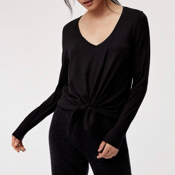 The Group Babaton Black Mindy Long Sleeve Shirt Size XXS Aritzia - Picture 1 of 9